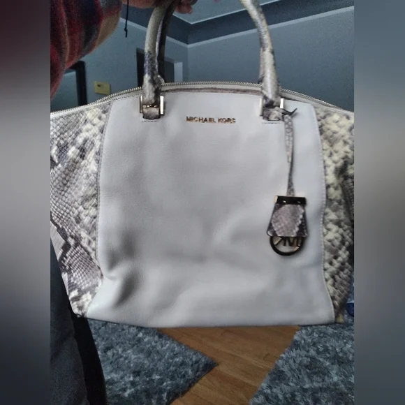 Michael Kors snakeskin purse - Picture 15 of 16